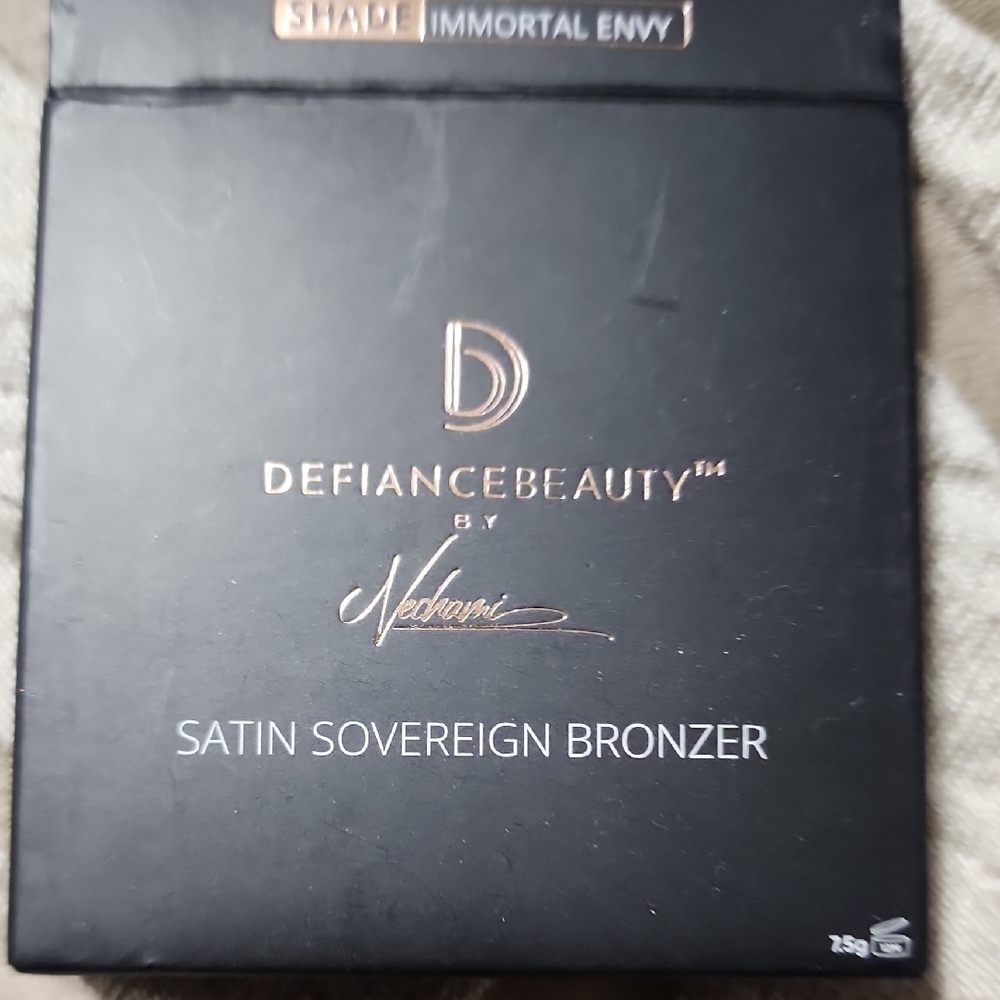 Defiance Beauty Satin Sovereign Bronzer